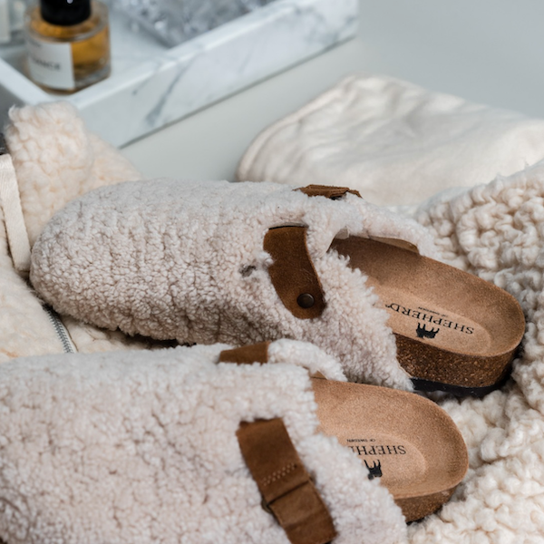 Shepherd sheepskin outlet footwear