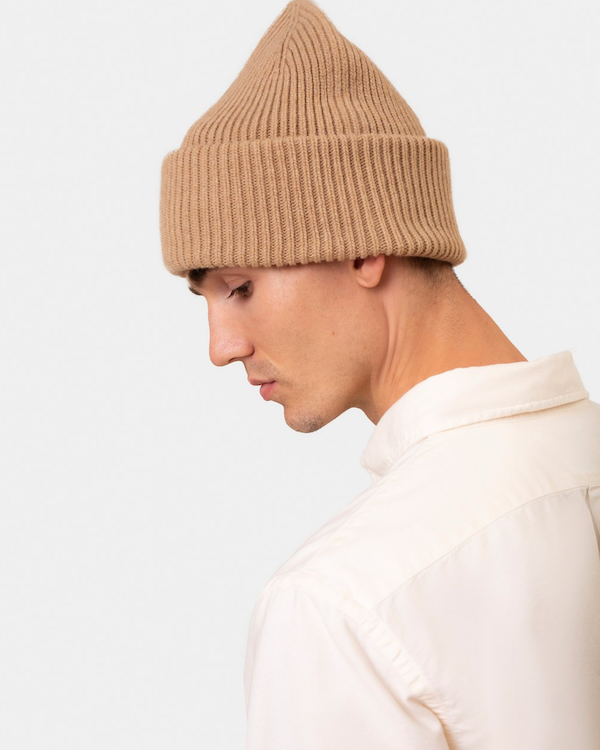 Colorful Standard Merino Wool Beanie Deep Black su Colorful Standard Merino Wool Beanie Deep Black su
