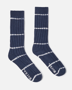 UNIVERSAL WORKS SLUB SOCK IN NAVY TIE DYE KNIT