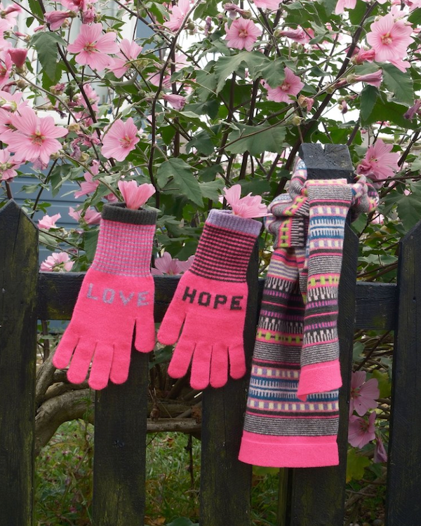 QUINTON CHADWICK LOVE HOPE GLOVES IN FLURO PINK WITH LILAC AND BERRY