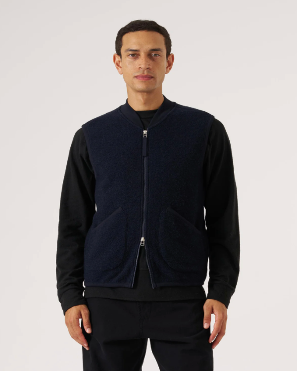 UNIVERSAL WORKS ZIP WAISTCOAT IN NAVY WOOL FLEECE