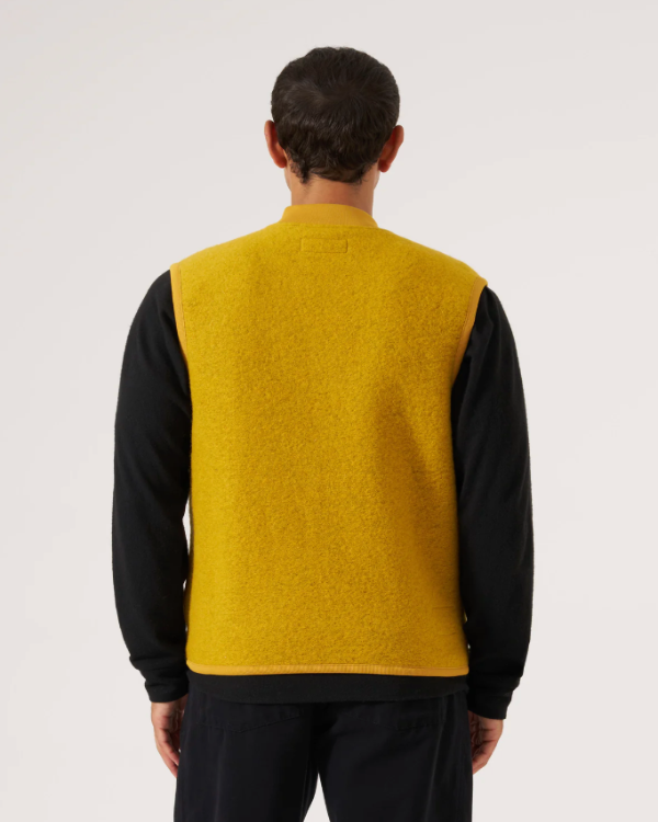 UNIVERSAL WORKS ZIP WAISTCOAT IN YELLOW WOOL FLEECE