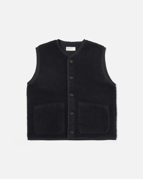 UNIVERSAL WORKS LANCASTER GILET IN NAVY ALVAR FLEECE