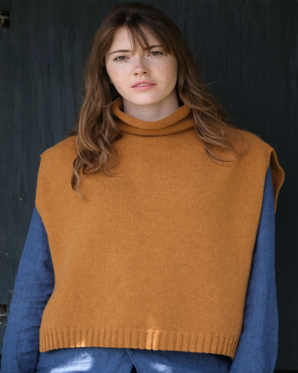 QUINTON CHADWICK FUNNEL NECK PONCHO IN SEDONNA