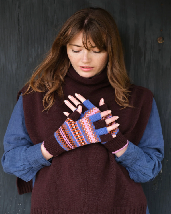 QUINTON CHADWICK PATTERNED FINGERLESS GLOVES IN QUARTZ COLOURS