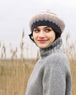 Quinton Chadwick Waves Beret in Marbled White Colours