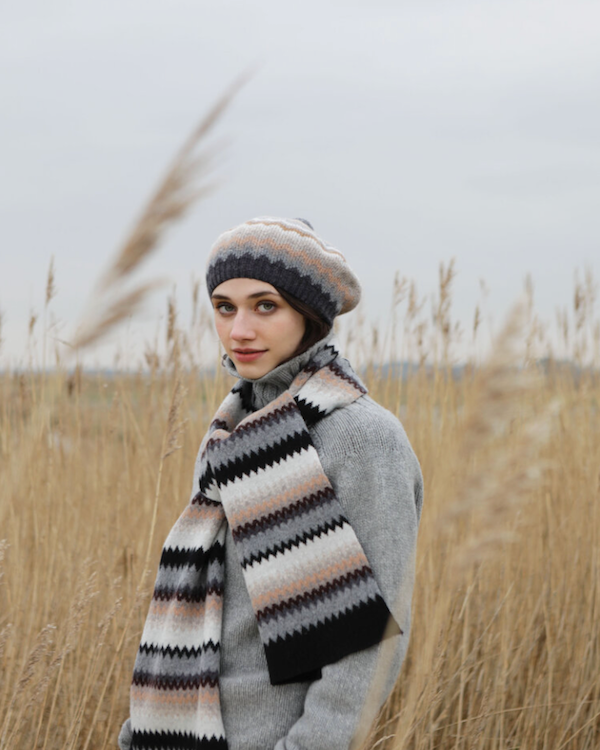 QUINTON CHADWICK WAVES BERET IN MARBLED WHITE COLOURS